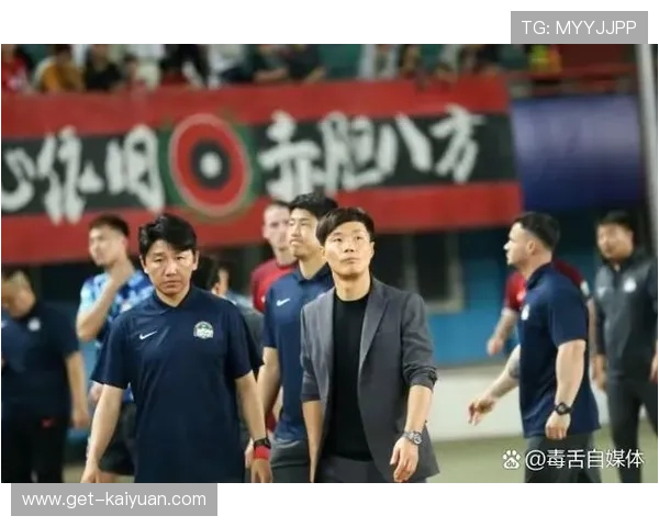 托尼克罗斯正式宣布退役结束职业生涯引发球迷热议